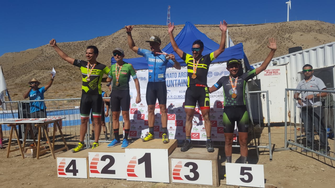 indumentaria426-gaston-larralde-comodoro-9